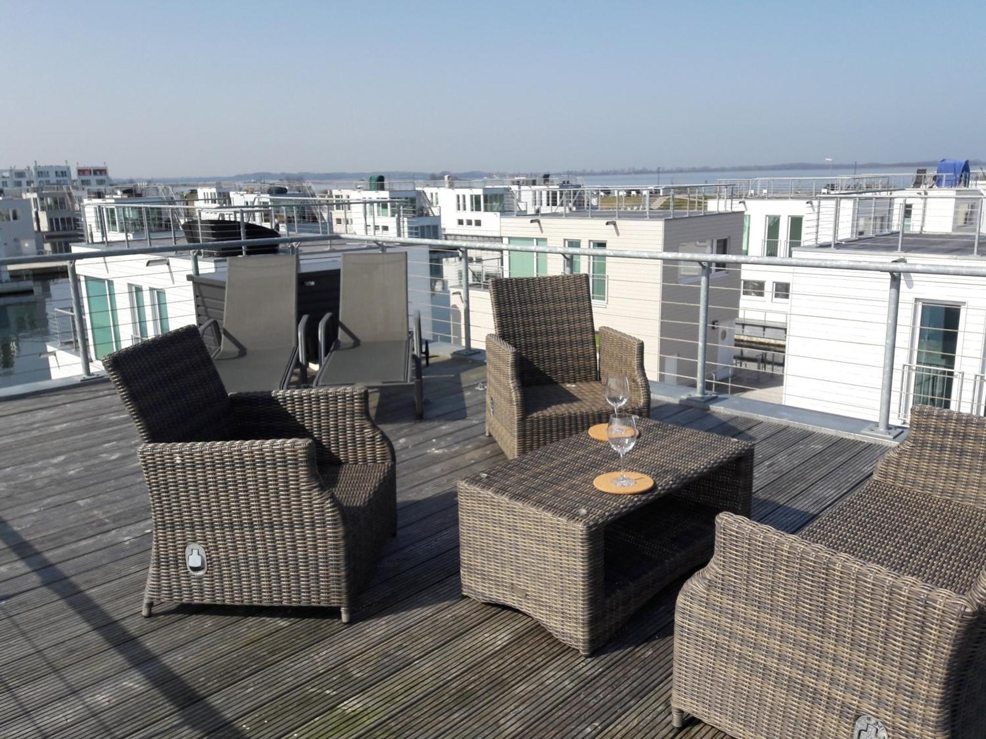 Schwimmendes Ferienhaus Antares One By Seeblick Ferien Oro, Rundum Wasser, Sauna Olpenitz Exterior foto