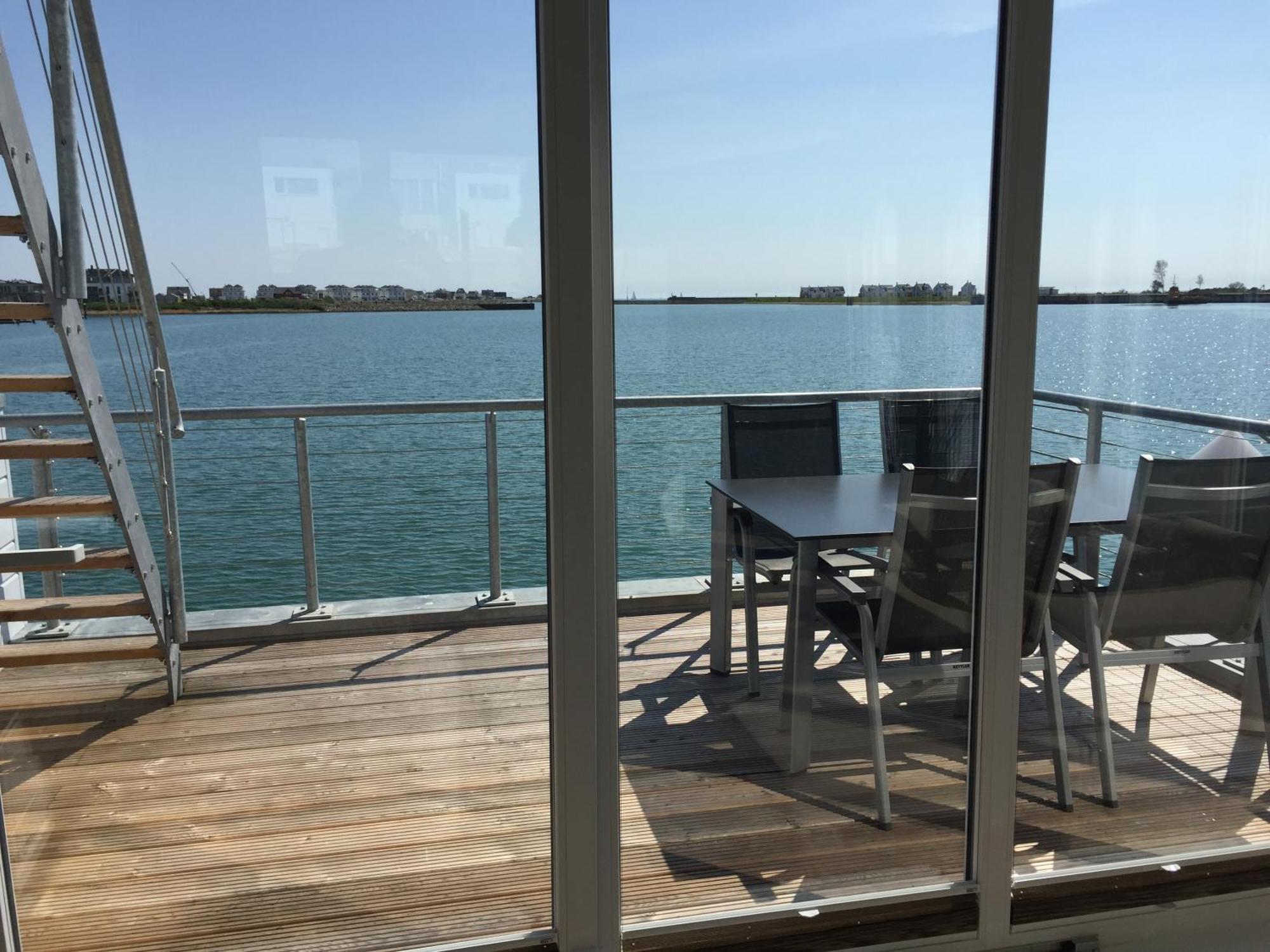 Schwimmendes Ferienhaus Antares One By Seeblick Ferien Oro, Rundum Wasser, Sauna Olpenitz Exterior foto